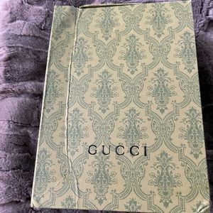 Gucci handbag box with dust bag, and receipt. Also including the shopping bag.
